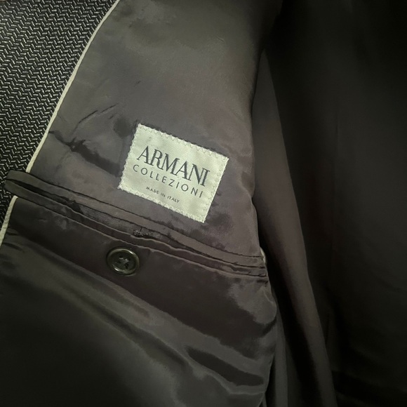 Armani Collezioni Herringbone Grey/Black Two Button Men’s Jacket - Picture 9 of 11